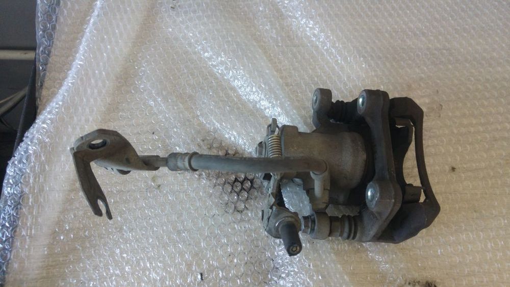 etrier dreapta spate hyundai ix20 1.6 crdi d4fb 2014