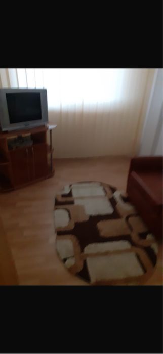 Vand apartament cu 4 camere,zona pietei centrale