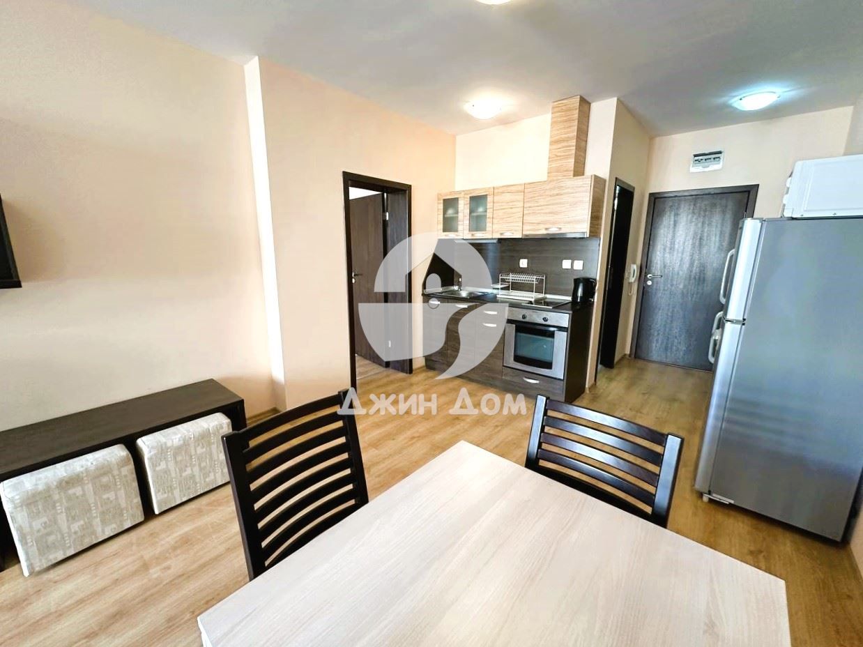 Продава се Двустаен апартамент в Свети Влас - 95 кв.м за 1206 €/кв.м - Снимка #2