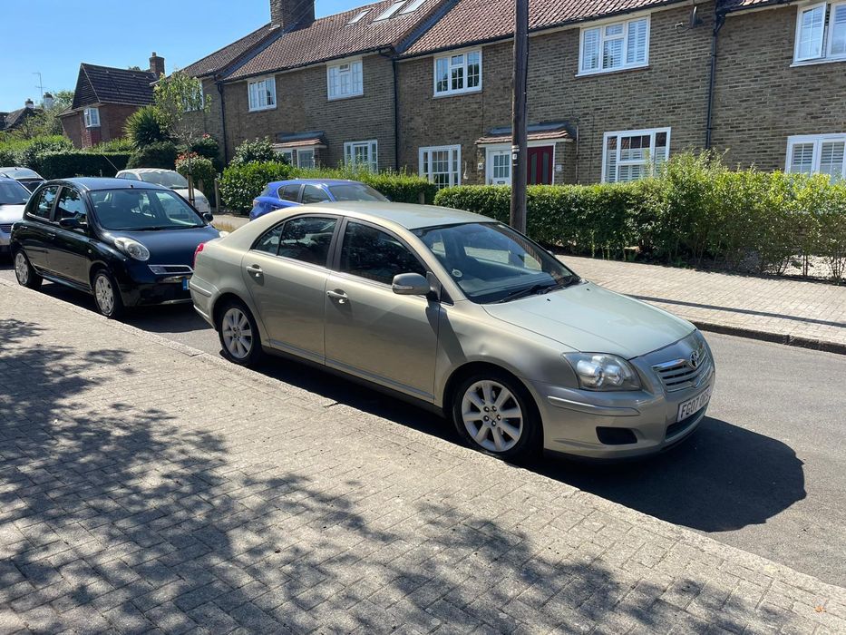 Toyota Avensis 1.8 benzina