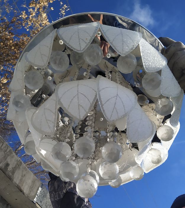 Продам,красивую люстру -15000