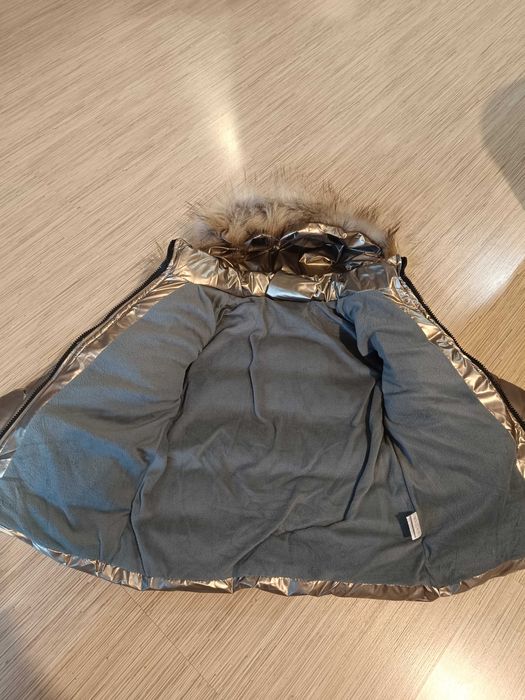 Детско яке за момиче с пухкава яка