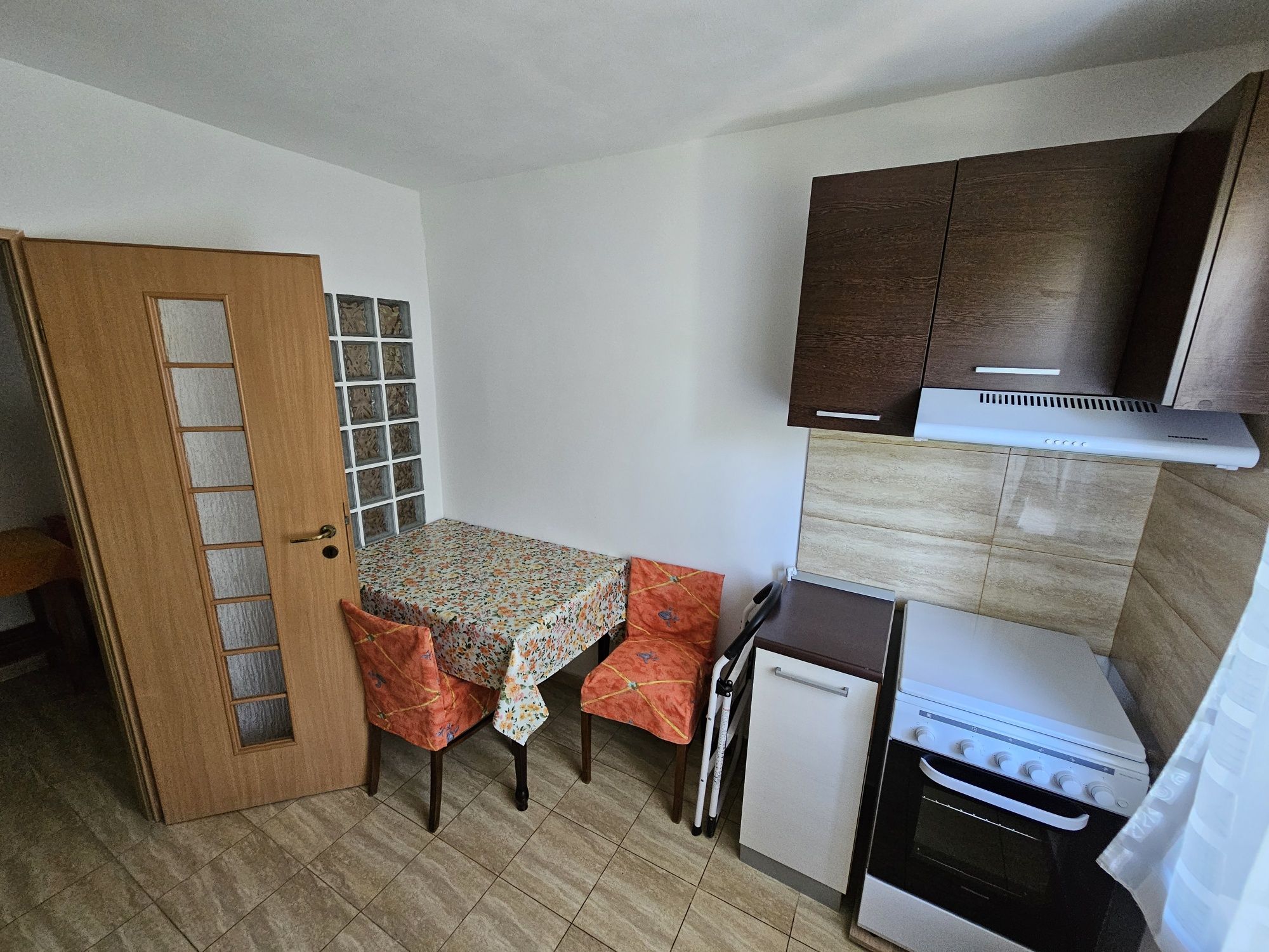Apartament 2 camere, renovat, mobilat, complet utilat. Brazda Lui Nova