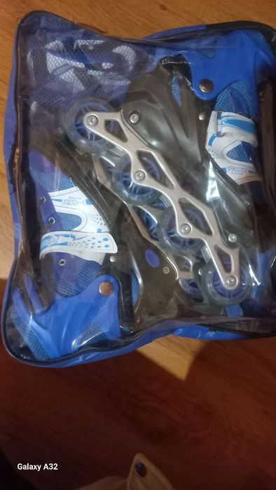 Ролик ва шкаф стол сотилади