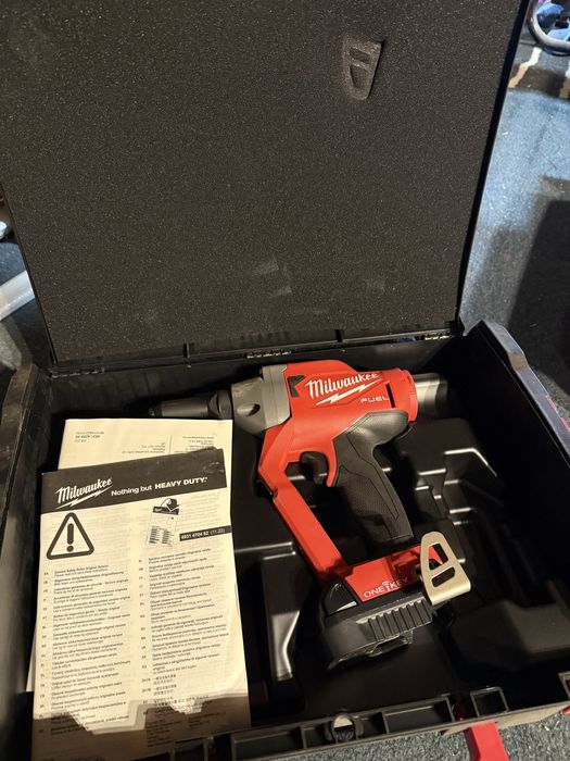 milwaukee нитачка, макита