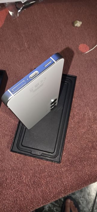 Продавам  S24 Samsung