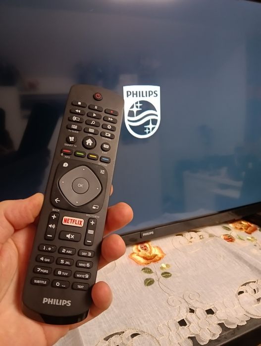 Televizor Philips 80 cm cu telecomandă HD