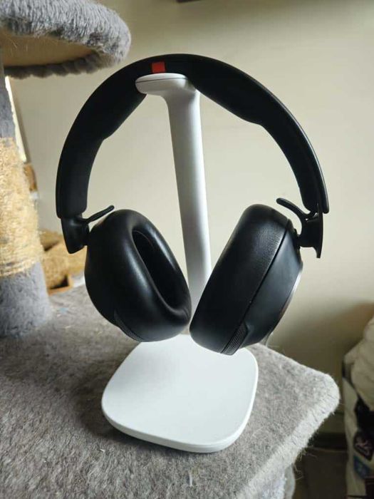 CASTI wired/wireless VOYAGER Surround 85 UC POLY (+charger)