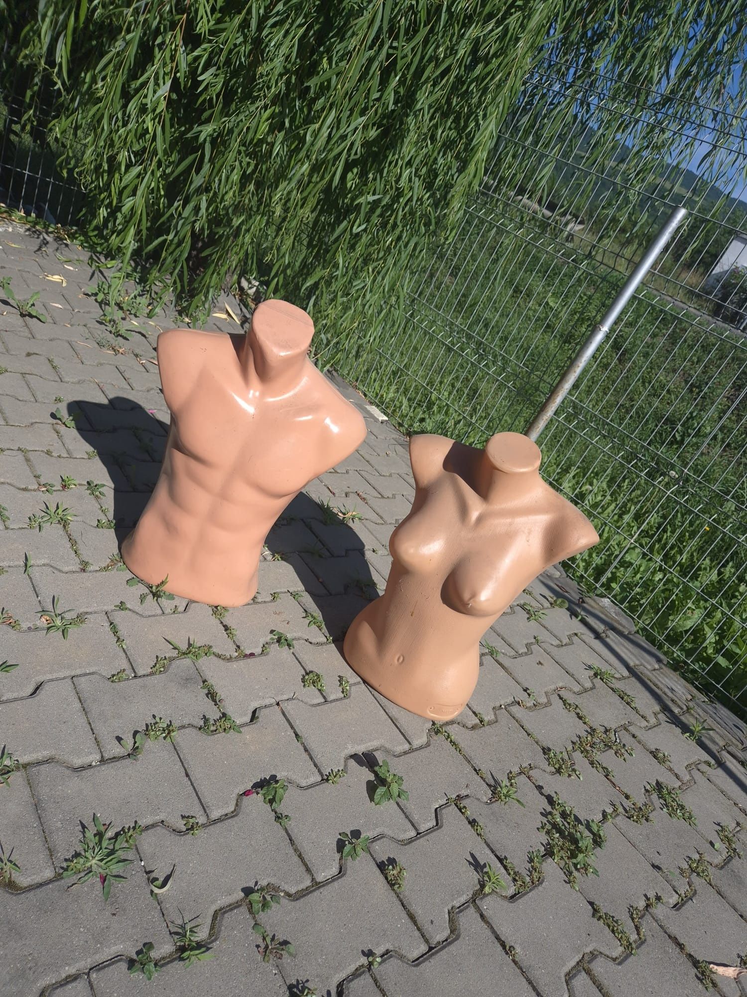 Vând Standere haine , busturi , umerașe