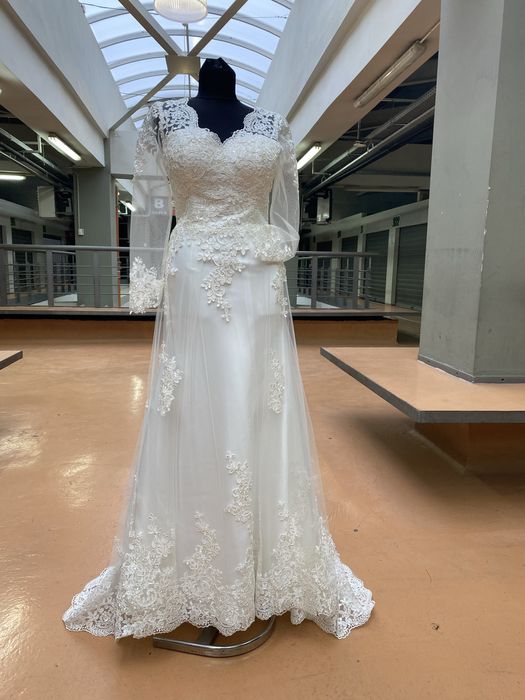 Rochie mireasa cu corset reglabil, purtata in 2023
