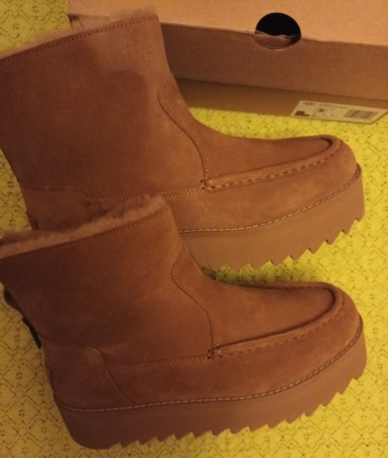 UGG номер 39-ти,  нови