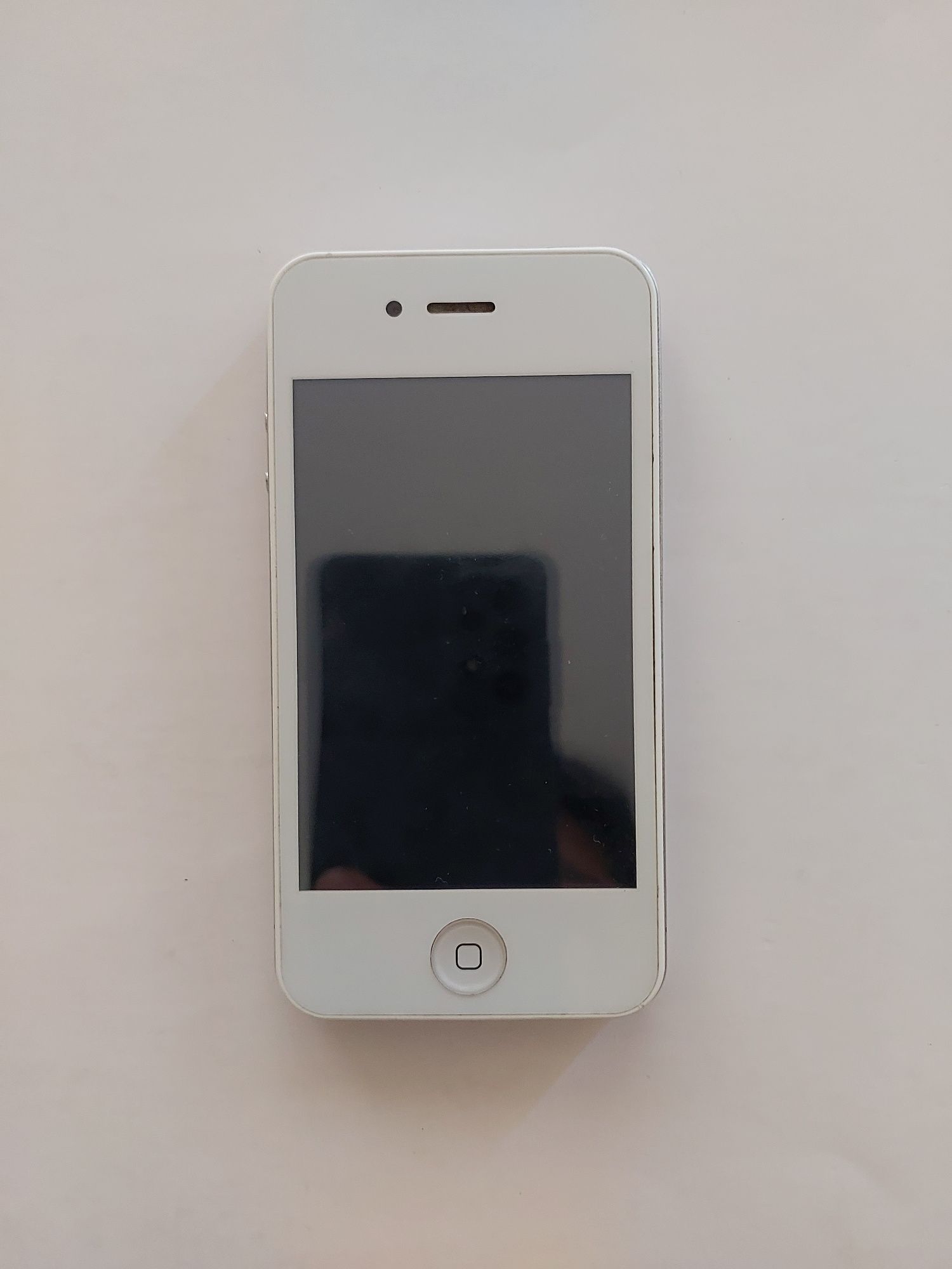 Iphone 4S sotiladi