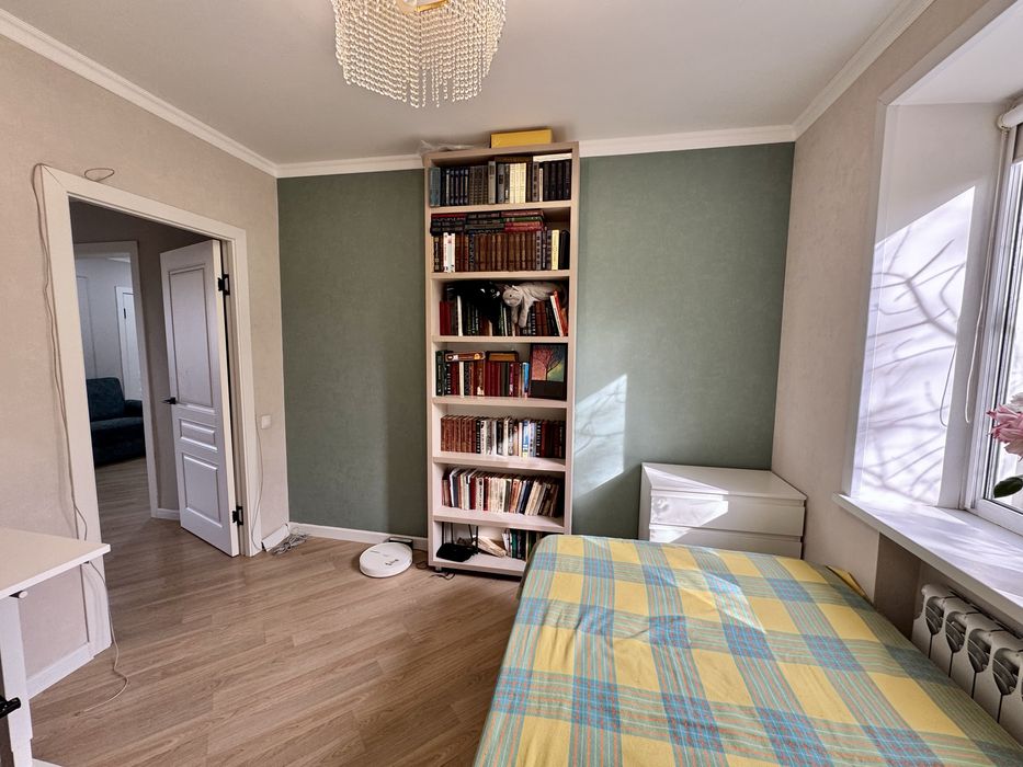 Продаётся 4 комн. кв - мкр.Степной-4, дом 12