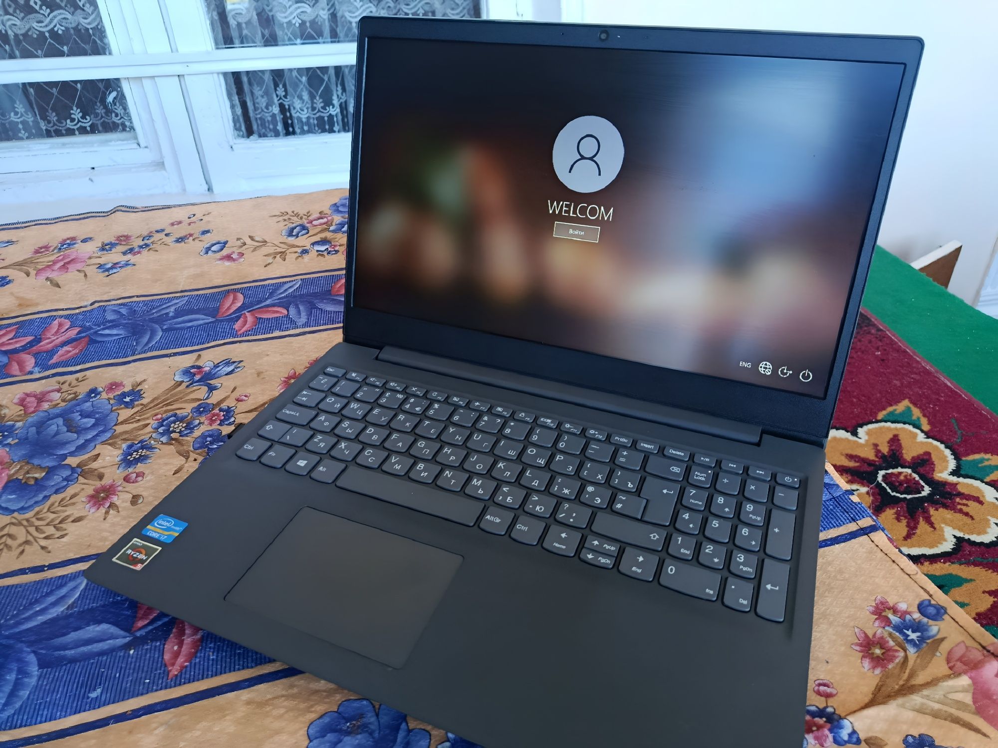 Lenovo notebook 128/800