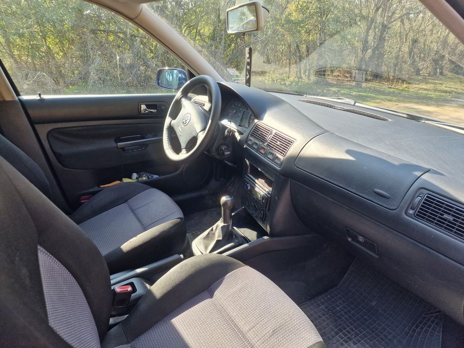 VW Golf 4 комби 1.4i 75 коня