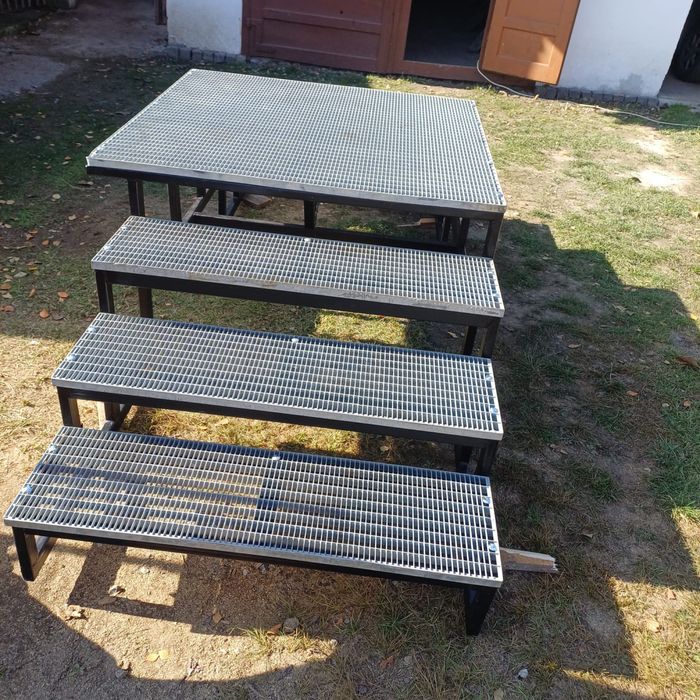 Scări galvanizate la comandă – livrare rapidă în toată țara