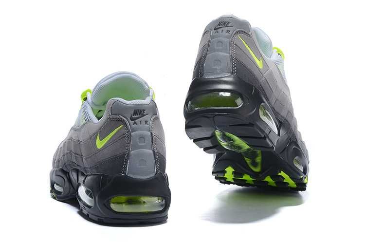 Оригинални маратонки Nike Air Max 95 snake налични  41,42 номер