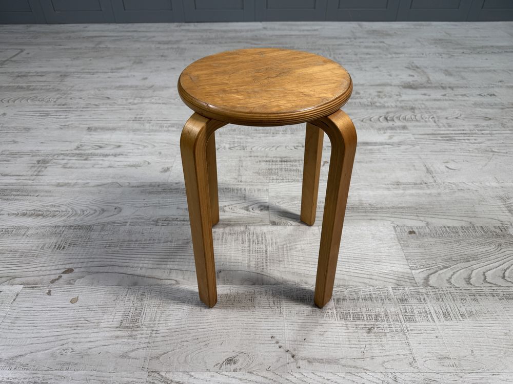 Винтидж табуретка E60 на Alvar Aalto Р244