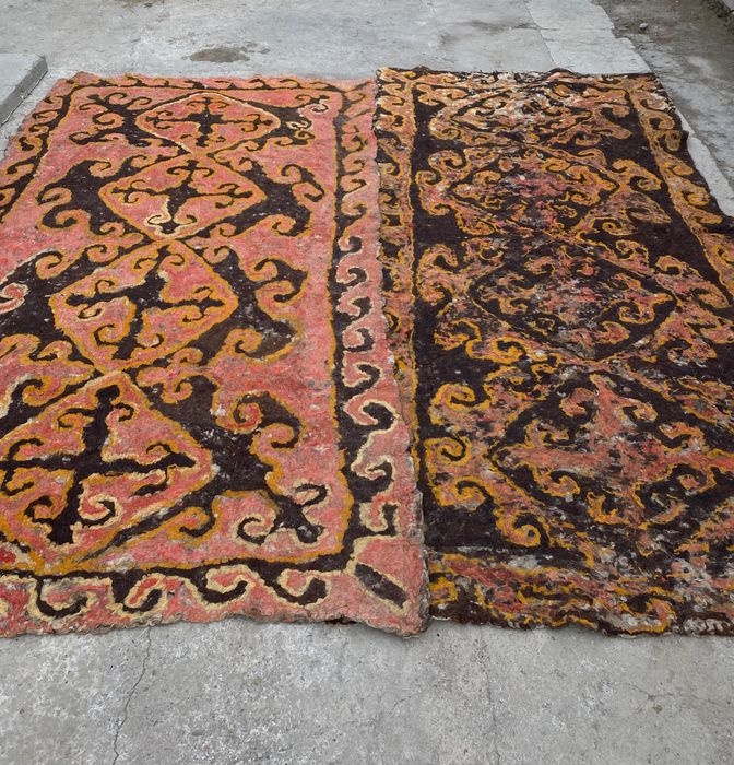 Қолдан жасалған текемет,тоқылған оюлы сырмақ сатылады