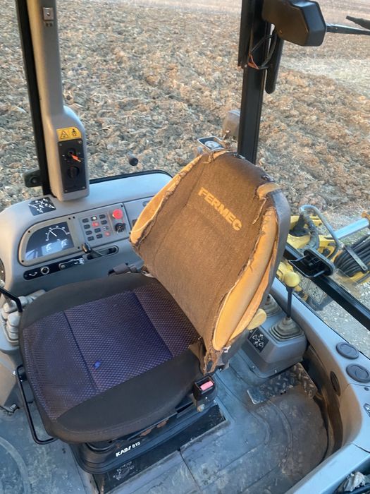 Vand sau schimb buldoexcavator