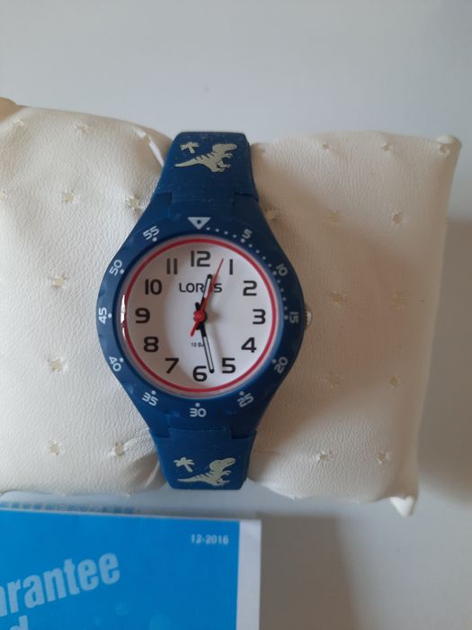 Кварцевые  детские часы Lorus -водопронецаемость  на глубине до 100 ме