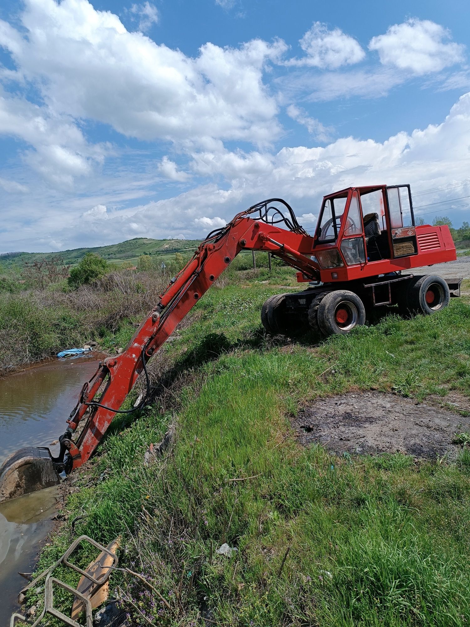 Vând excavator O&K