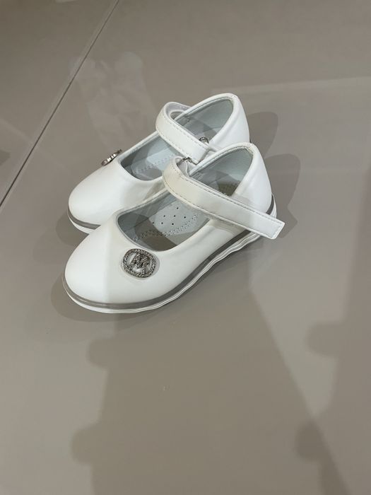 Обувки за момиче