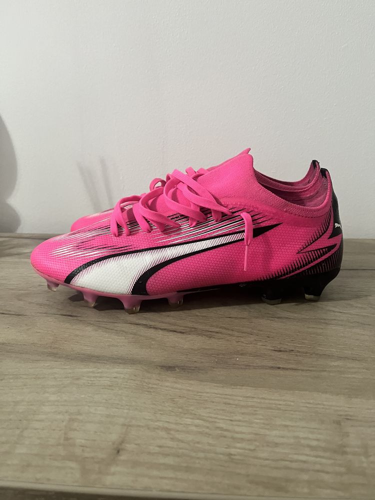 Ghete fotbal puma ultra pink