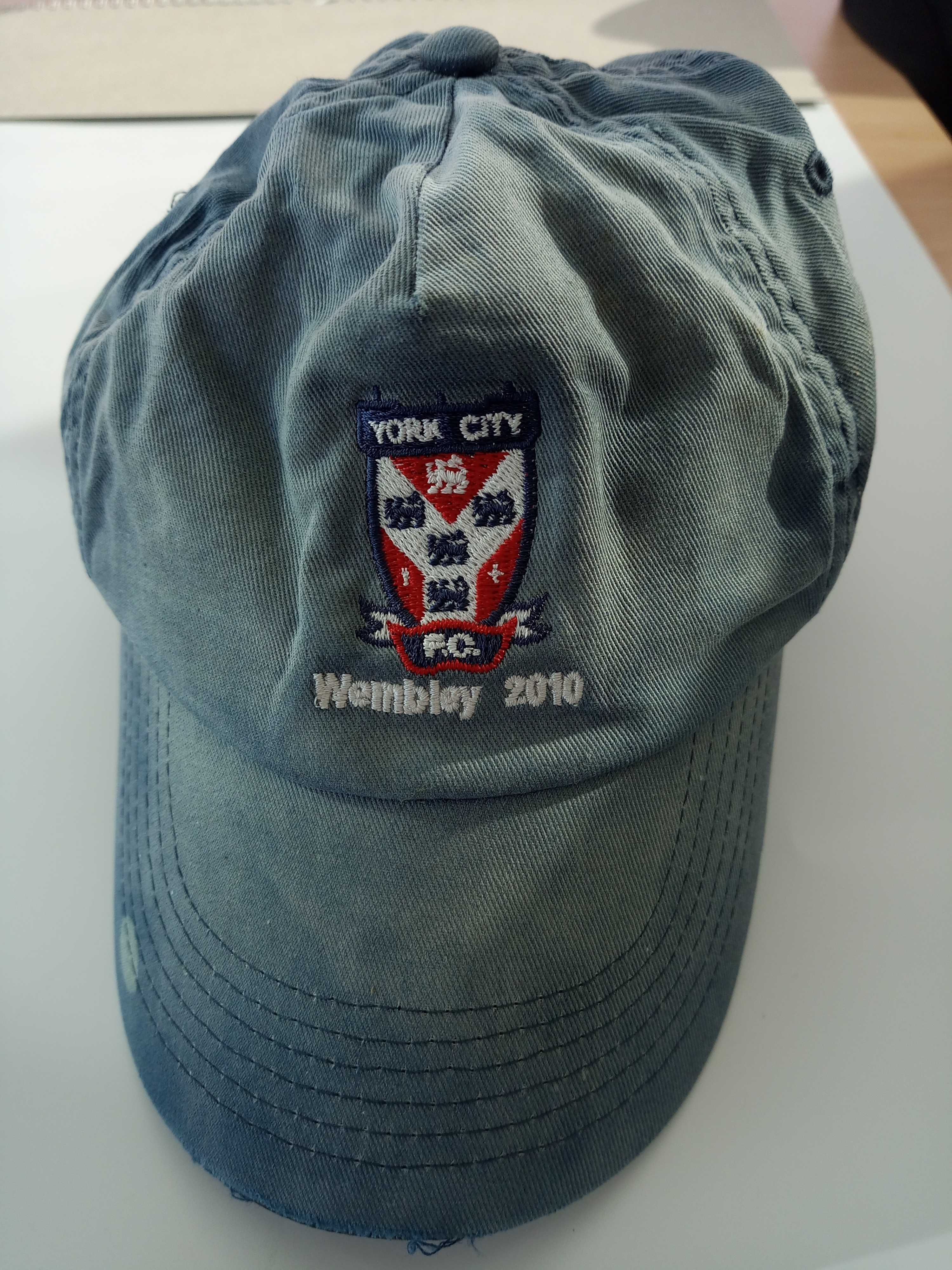 Оригинална колекционерска шапка на английски футболен клуб Йорк Сити