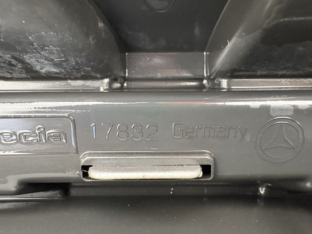 Оригиналнана предна решетка маска от Mercedes C63 AMG W205