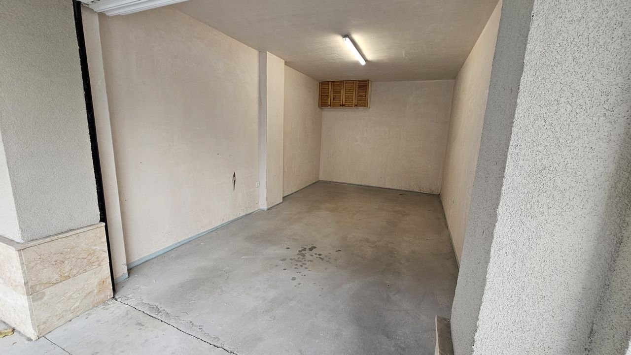 Дава се под наем Гараж / Паркомясто в Пловдив, Кючук Париж - 17 кв.м за 102 € - Снимка #1