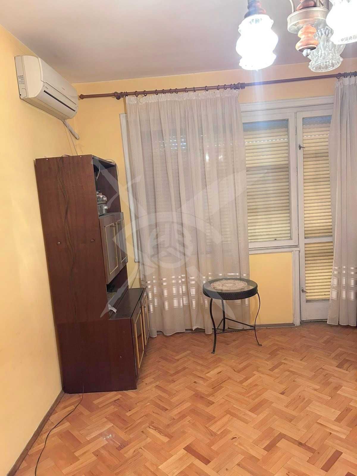 Многостаен в центъра на Димитровград + частен двор