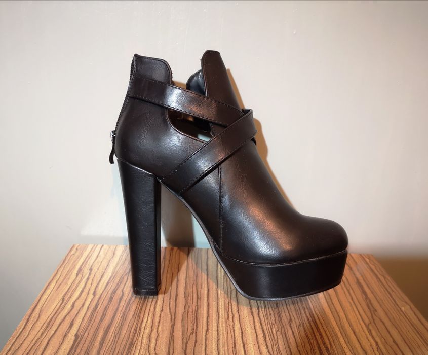 -35% Нови дамски черни боти 37 размер есенни обувки на ток платформа