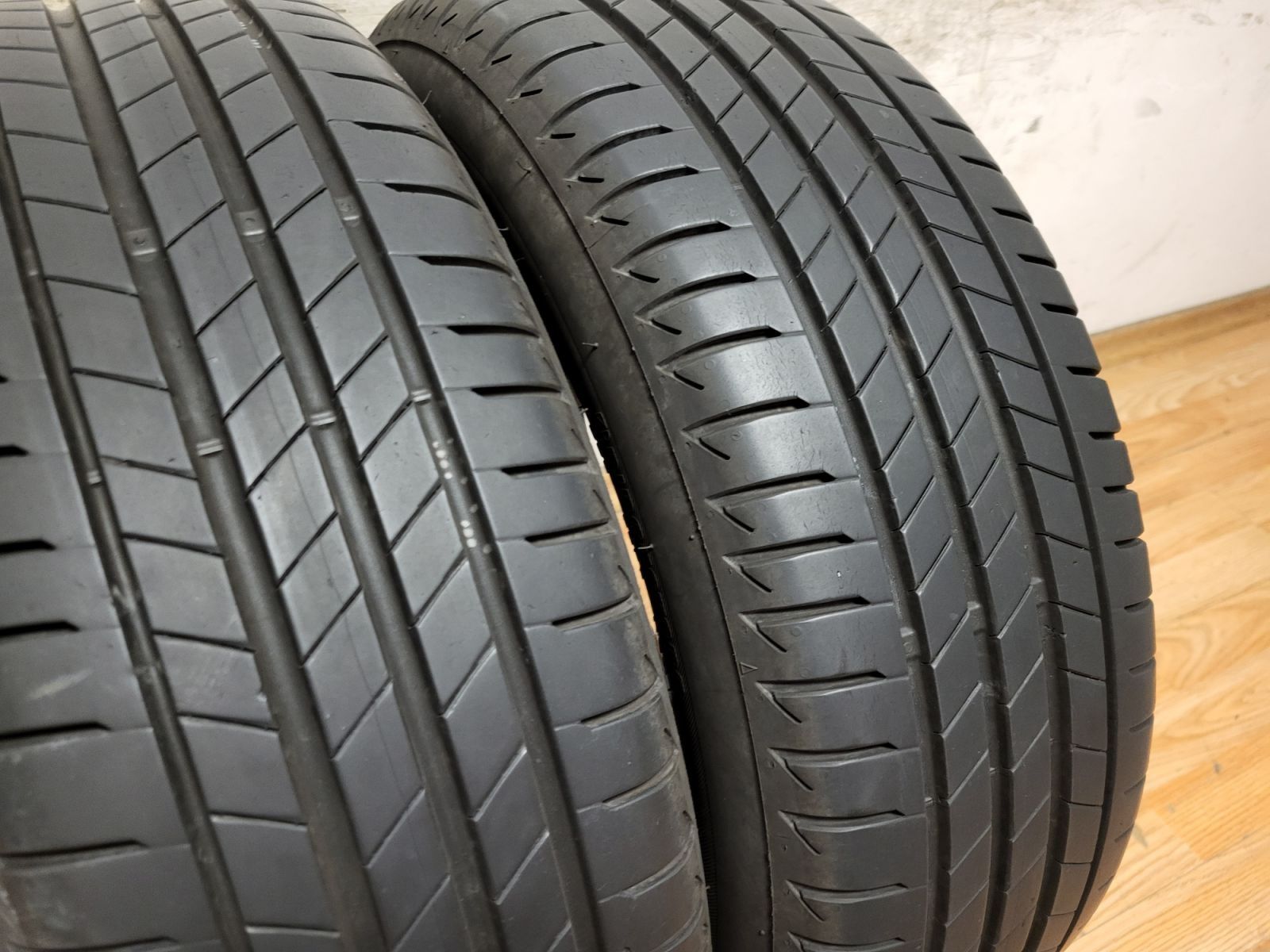 2 бр. 185/65/15 Bridgestone / летни гуми