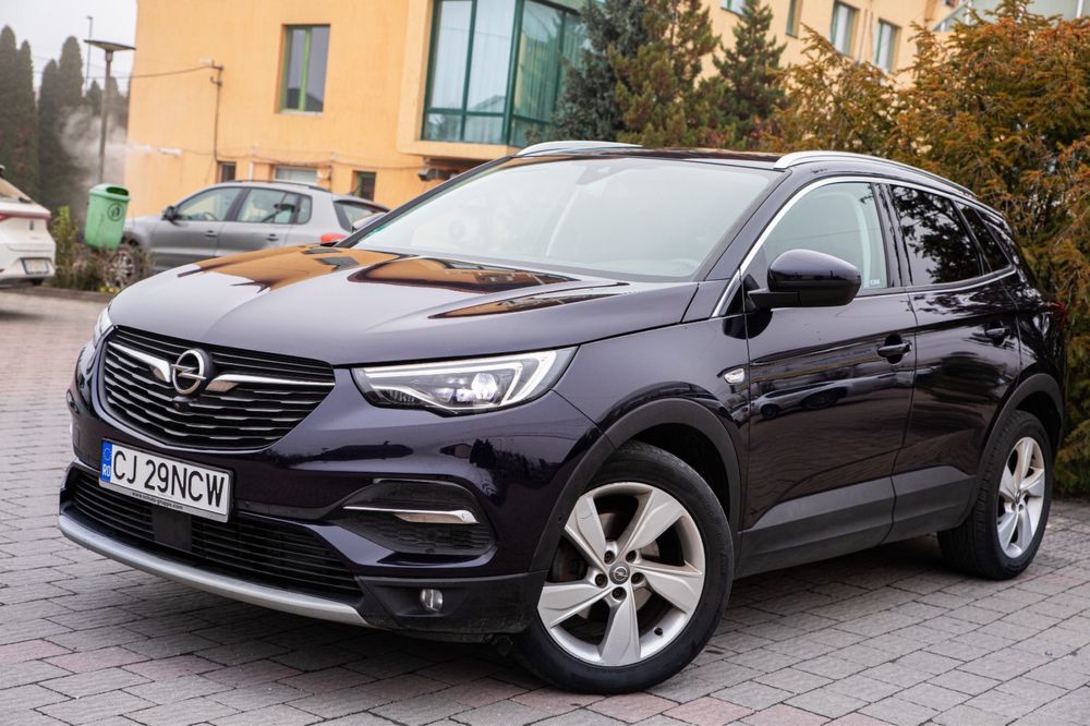Opel granland x 2.0 diesel automat 177 cp 2018 varianta de top