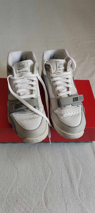 Vand adidasi Nike Air Trainer 1