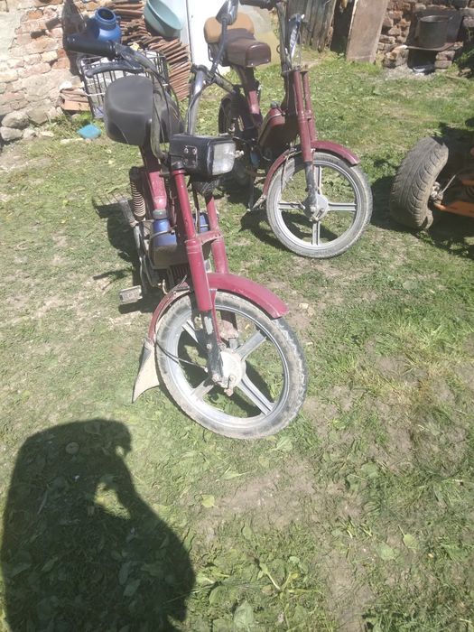 Vând două Mopede bravo