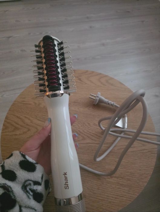 Perie cu aer cald Shark