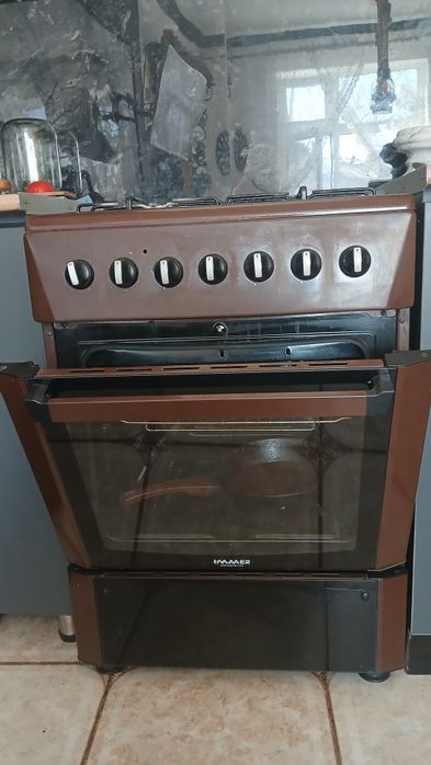 Продаю в идеальном состояние  газ плитку