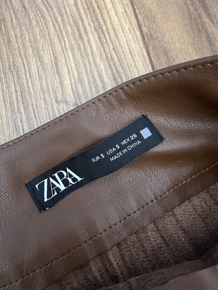 Кожена пола Zara
