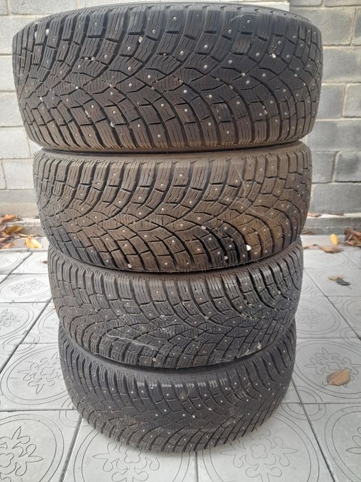 Продам Зимнию шину 235/55 R18 Triangle с шипами как новая