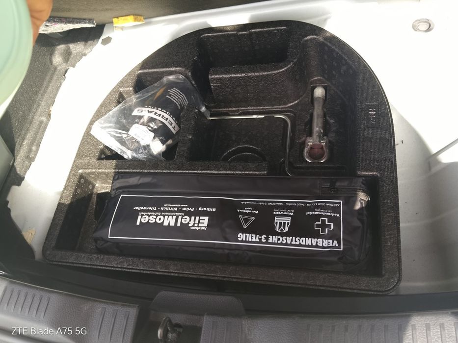 Аурис 2014 2.0 дизел на части