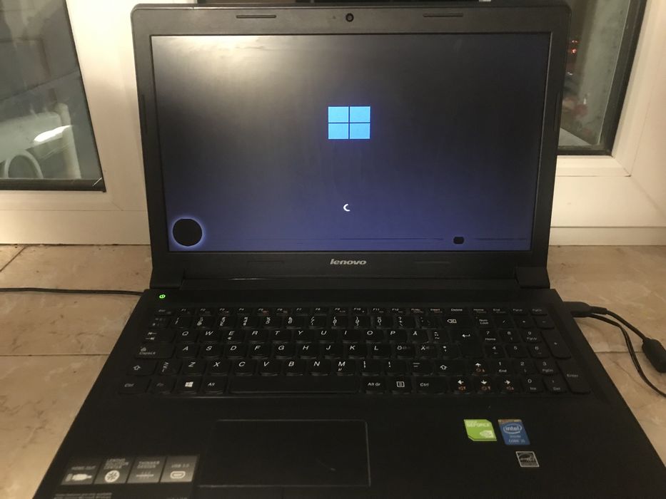 Vand Lenovo de gaming in stare buna