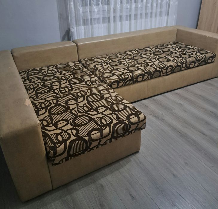 Vand coltar extensibili cu lada de depozitare!