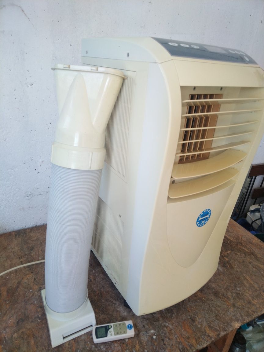 Мобилен климатик 
С въздухоотвод и дистанционно 
Mobile Air Conditione