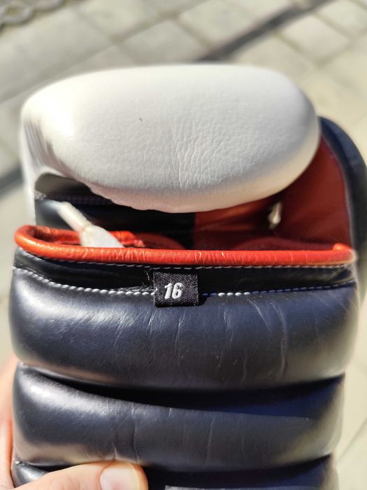 Боксови ръкавици - SABAS (ръчно шити в Мексико). Номер 16.