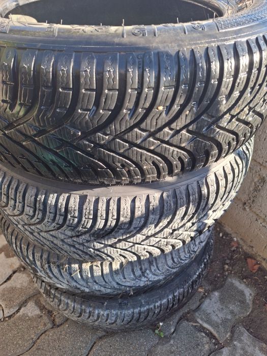 De vânzare: 4 anvelope de iarnă aproape noi – Kleber Krisalp HP3 18