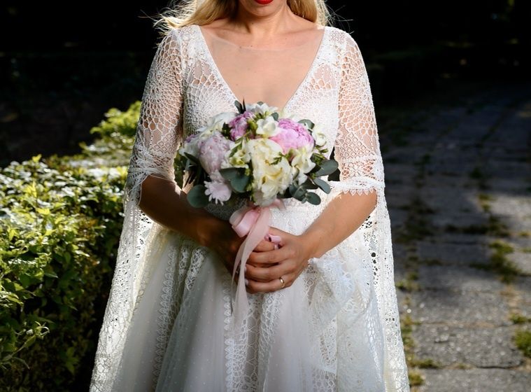 Rochie de mireasă,  purtată o singură dată,  mărime S/M, model deosebi