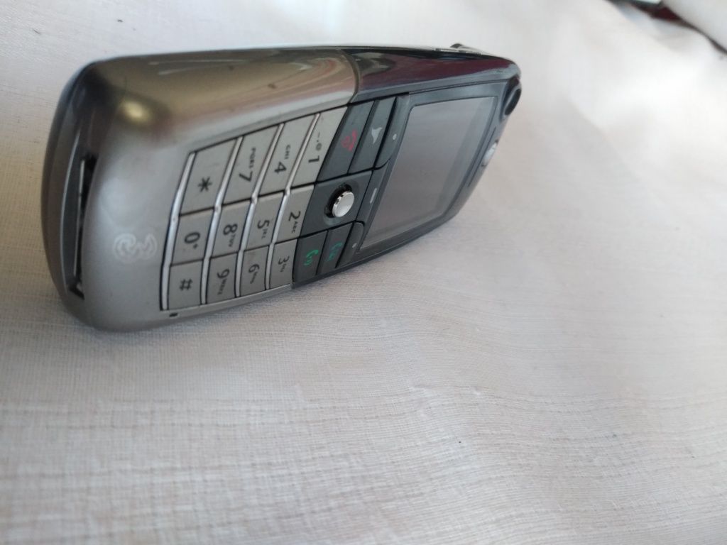 Telefon Motorola cu taste si camera, model special