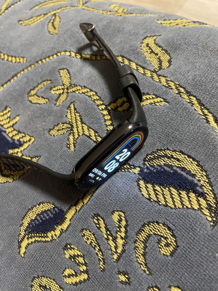 продам mi band 8